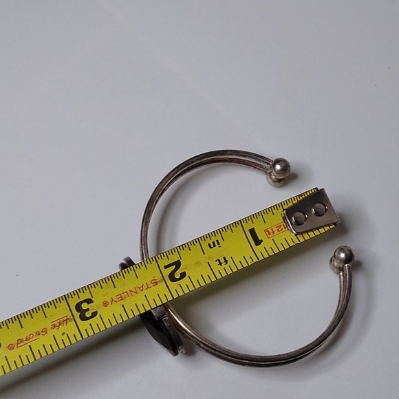 Vintage Metal Open Bangle - Picture 14 of 14